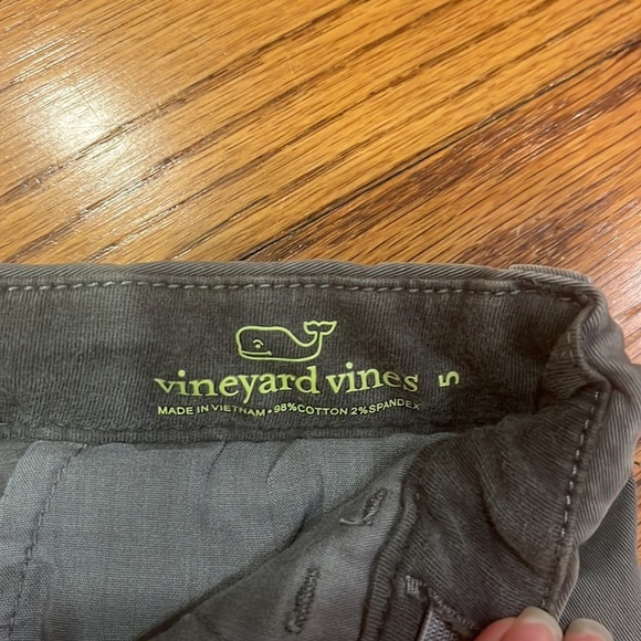 Vineyard Vines Boy’s Grey Shorts Size 5 - Picture 4 of 5